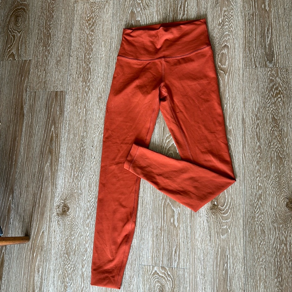 Lululemon Wunder Train 28” legging - size 6